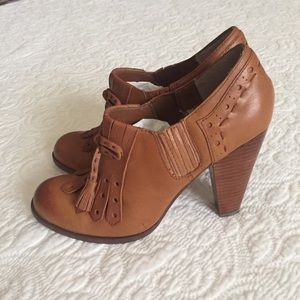 Seychelles Whiskey Clue Oxford Pumps, size 11